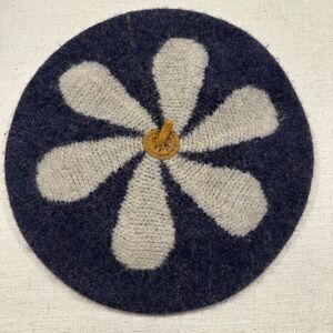 NWT Urban Outfitters Navy and White Flower Wool Beret